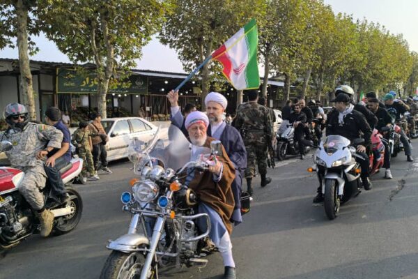 رژه «جان‌فدایان ایران» در خیابان‌های آستارا برگزار شد